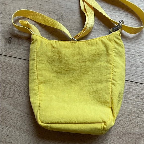 Baggallini Sunny Yellow Crossbody Bag - Picture 3 of 9